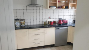 Fully Equipped Modern 3 bedroom House